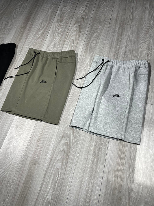 NIKE 棉質純色拉鍊短褲