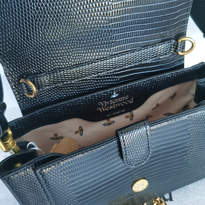 Vivienne Westwood 皮革壓紋腋下包