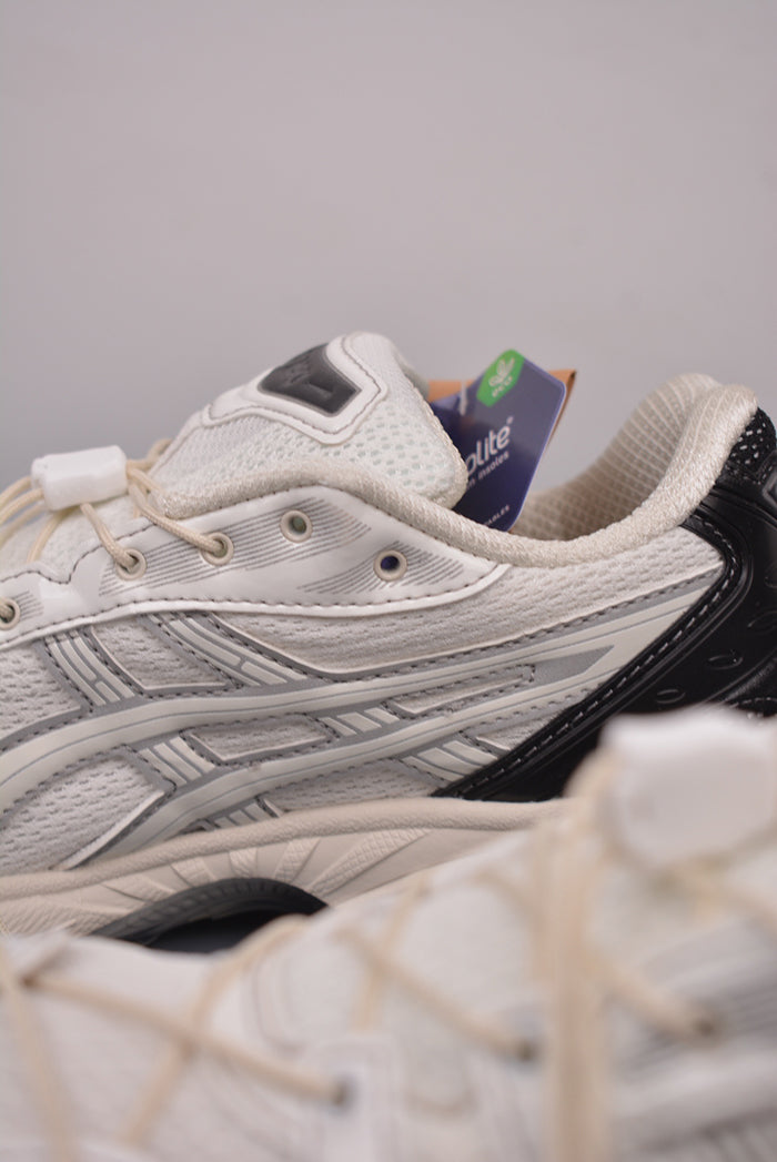 UNAFFECTED x ASICS Gel Kayano 14 白/黑
