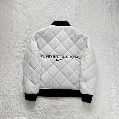 STUSSY x NIKE 聯名雙面穿衍縫鋪棉夾克