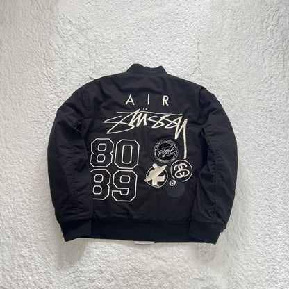 STUSSY x NIKE 聯名雙面穿衍縫鋪棉夾克