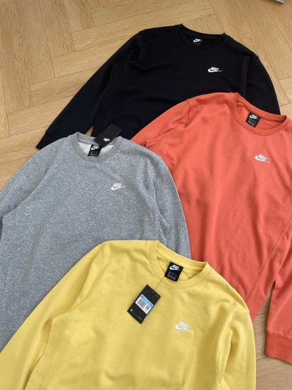 NIKE SPORTSWEAR CLUB 經典刺繡圓領衛衣 - VANASH